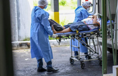 Associação de Medicina revela que metade dos internados em UTI Covid no SUS morre